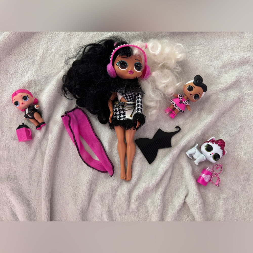 LOL Surprise Doll with Accessories